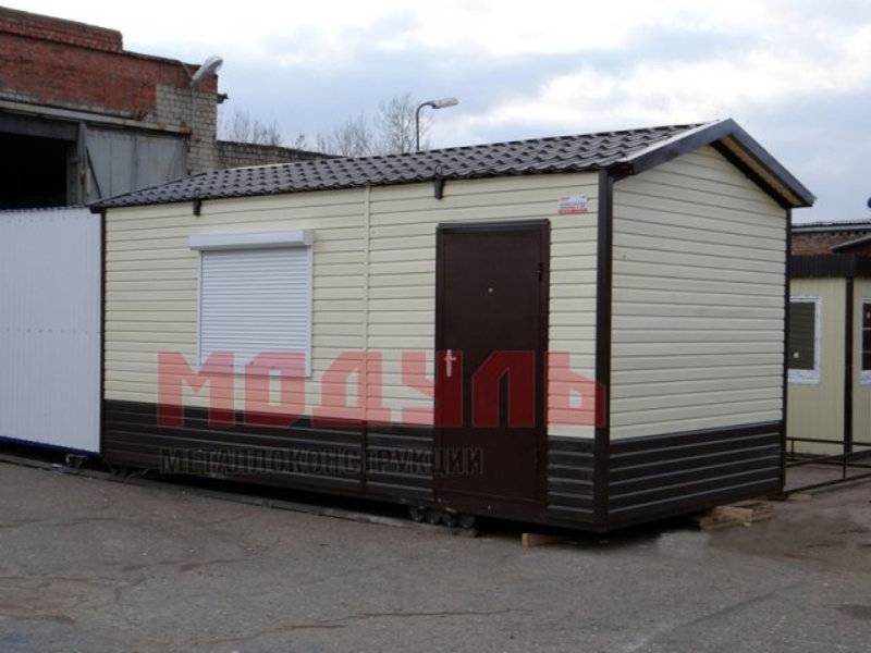 Дачный домик размером 6х3х3 м отделка снаружи сайдингом, прихожая, комната и санузел