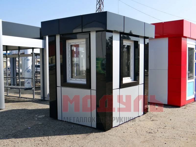 Пост охраны размером 2,3х2,3х2,7м, утепленный, с окнами на три стороны (A2699)